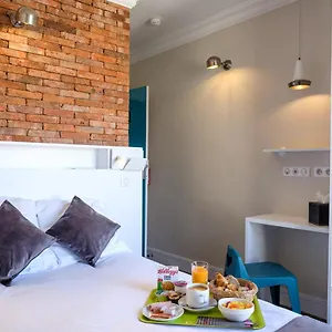 De Montparnasse Hotell Paris